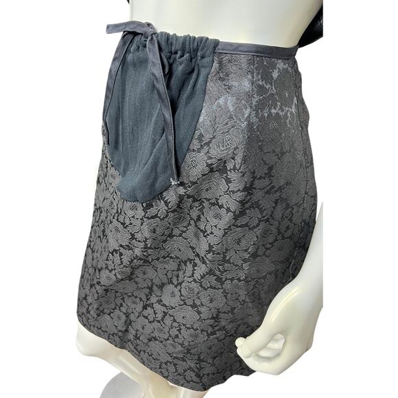 Lady in Waiting Black Floral Jacquard Maternity Two Piece Set with Apron Panel - Picture 6 of 9